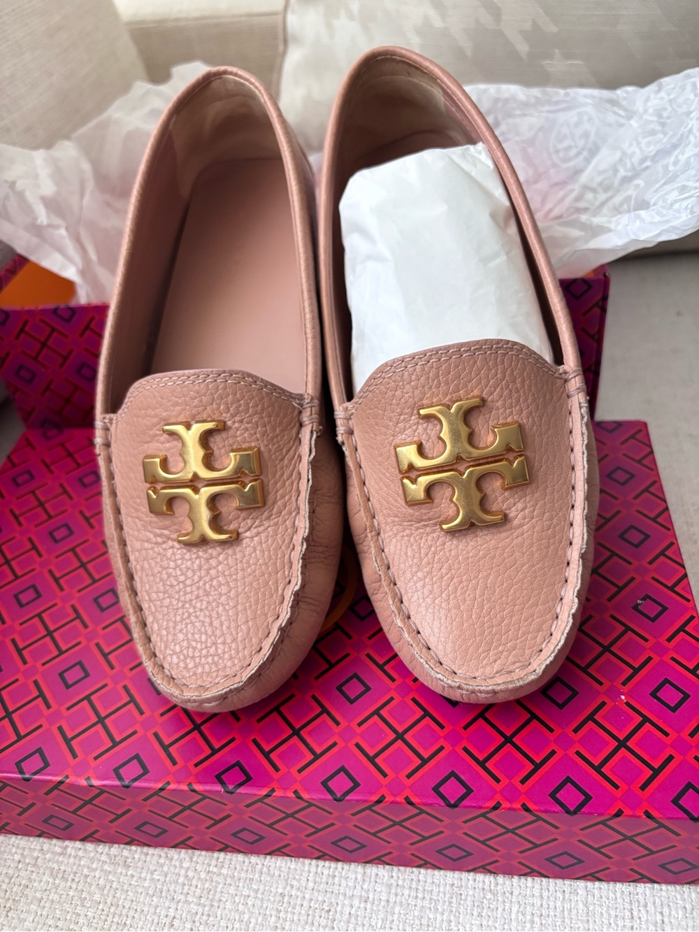 Tory Burch Blush Pink Leather Logo Loafers with box size 7